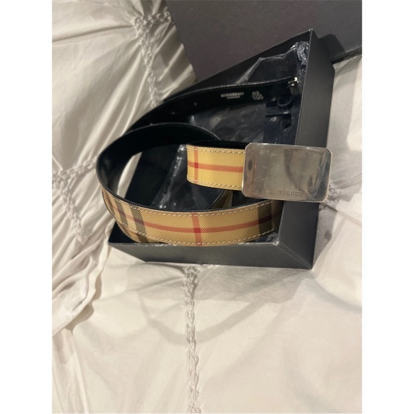 Burberry Black and Gold Women's Belt - Picture 7 of 8